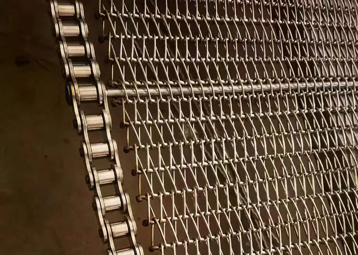 Heat resistant wire mesh conveyor belt